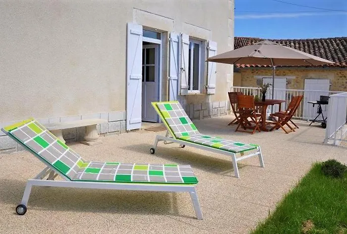 Repos Et Detente Au Coeur Des Richesses Du Poitou בית נופש